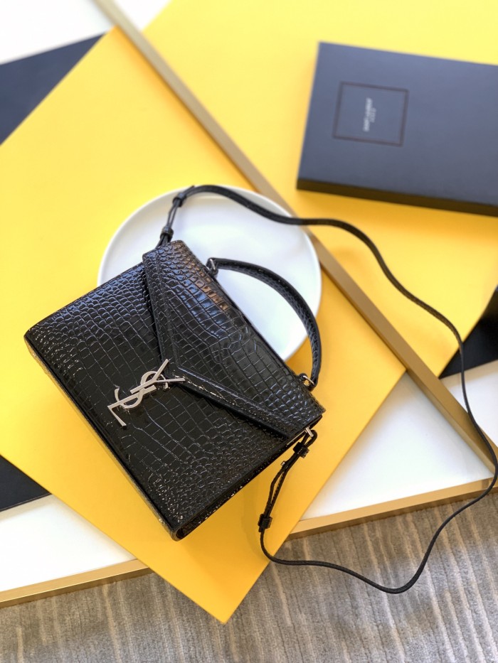 Handbags  SAINT LAURENT 578000  size 24.5x20x11.5 cm