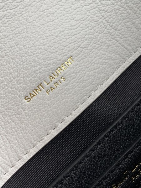 Handbags  SAINT LAURENT 651780  size 24x17x6 cm