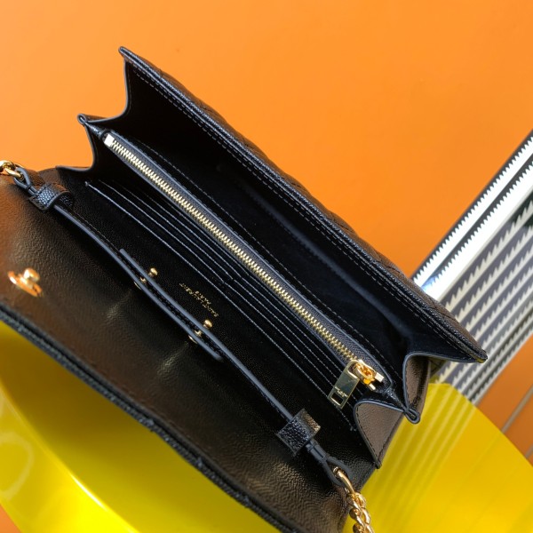 Handbags SAINT LAURENT 620280 size 22.5x14x4 cm