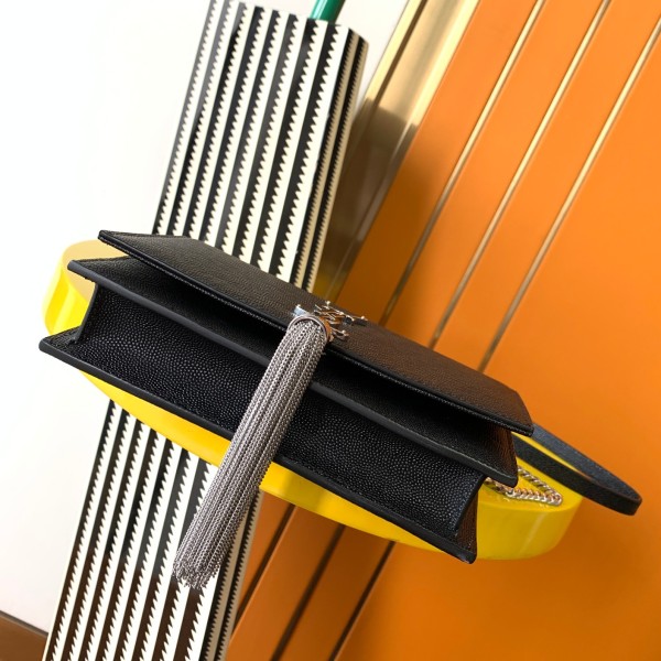 Handbags SAINT LAURENT 452159 size 19x12.5x4 cm