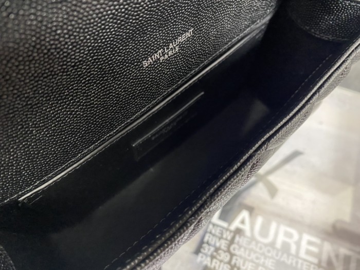 Handbags SAINT LAURENT 526286 size 22×13×6 cm