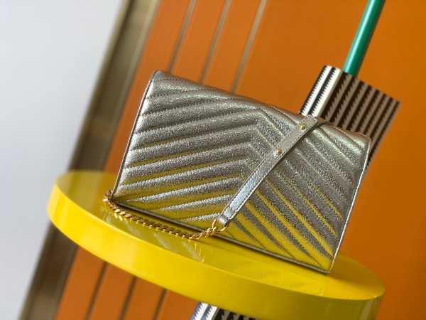 Handbags SAINT LAURENT 377828 size 22.5x14x4 cm