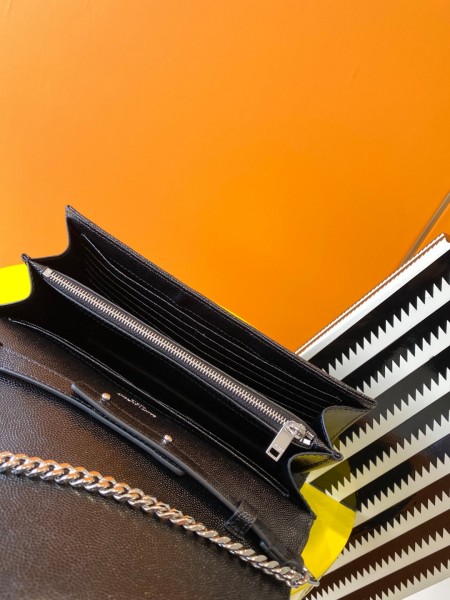 Handbags SAINT LAURENT 377828 size 22.5x14x4 cm