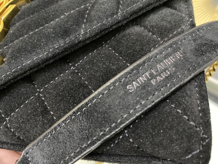 Handbags SAINT LAURENT 526286 size 22×13×6 cm