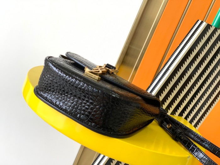 Handbags SAINT LAURENT 619740 size 18x15.5x5.5 cm