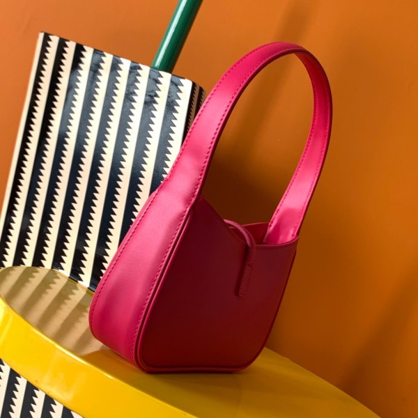 Handbags SAINT LAURENT 710318 size 19x11.5x4.5 cm