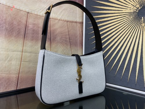 Handbags SAINT LAURENT 657228 size 24.5x16x6 cm