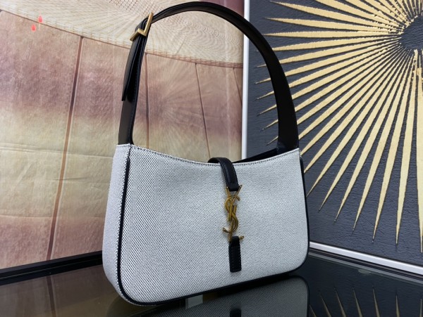 Handbags SAINT LAURENT 657228 size 24.5x16x6 cm