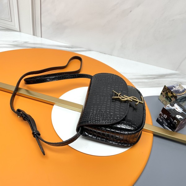 Handbags SAINT LAURENT 619740 size 18x15.5x5.5 cm