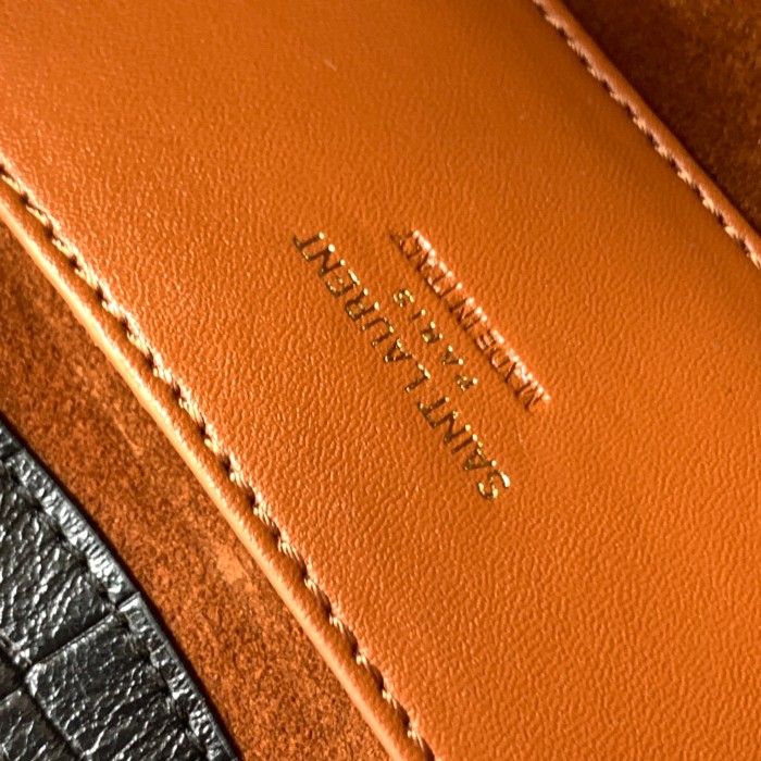 Handbags SAINT LAURENT 710318 size 19x11.5x4.5 cm