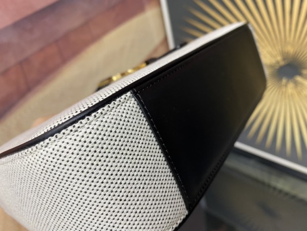 Handbags SAINT LAURENT 657228 size 24.5x16x6 cm