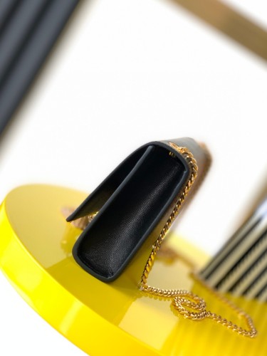 Handbags SAINT LAURENT 474366 size 20x12.5x5 cm