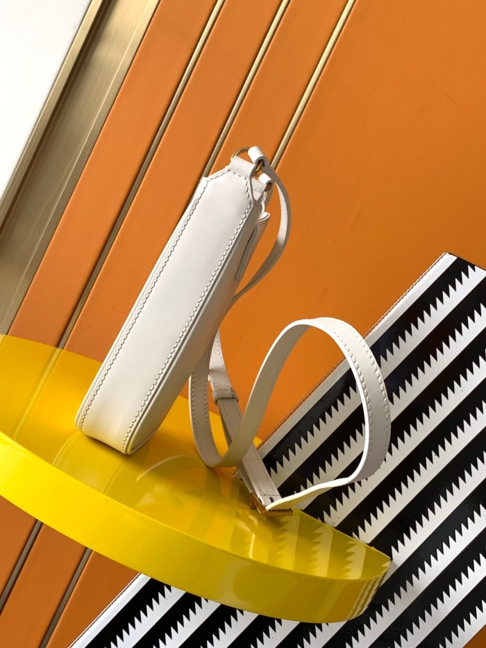 Handbags SAINT LAURENT 735214 size 18×13.5×3.5 cm