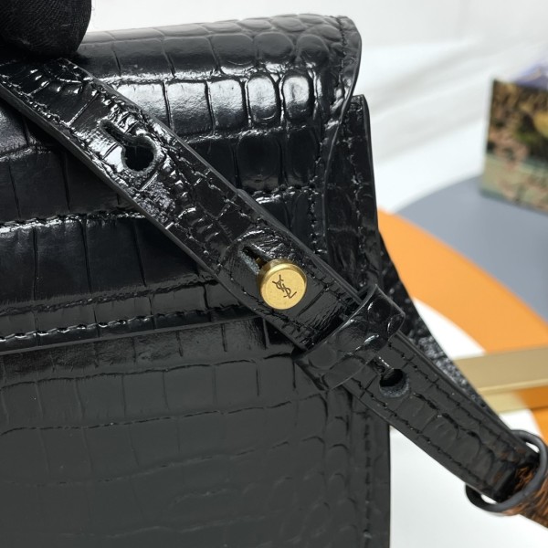 Handbags SAINT LAURENT 619740 size 18x15.5x5.5 cm