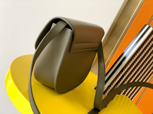 Handbags SAINT LAURENT 619740 size 18x15.5x5.5 cm