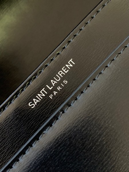 Handbags SAINT LAURENT 634305 size 23x16x6 cm