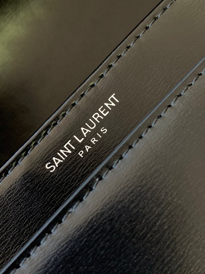 Handbags SAINT LAURENT 634305 size 23x16x6 cm