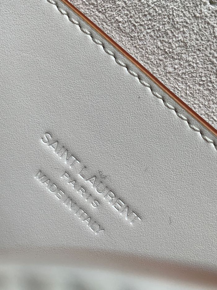 Handbags SAINT LAURENT 619740 size 18x15.5x5.5 cm