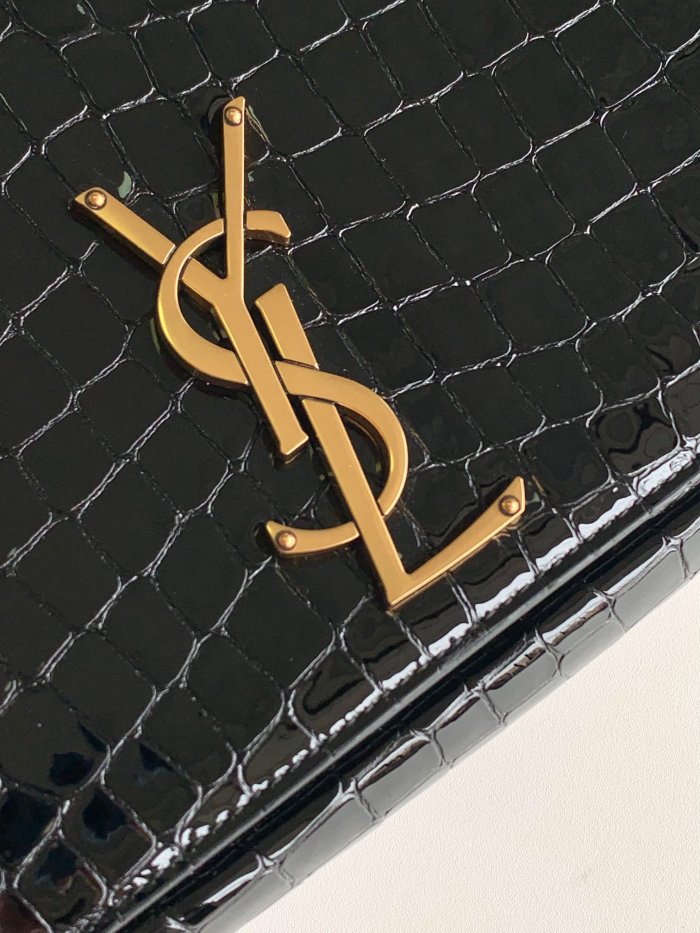 Handbags SAINT LAURENT 632014 size 26x13.5x4.5 cm