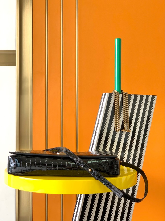 Handbags SAINT LAURENT 632014 size 26x13.5x4.5 cm