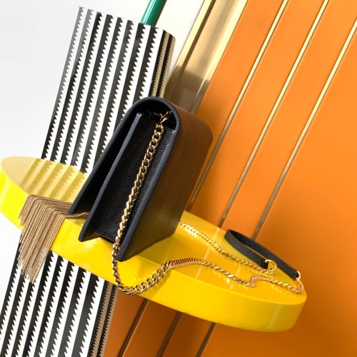 Handbags SAINT LAURENT 452159 size 19x12.5x4 cm