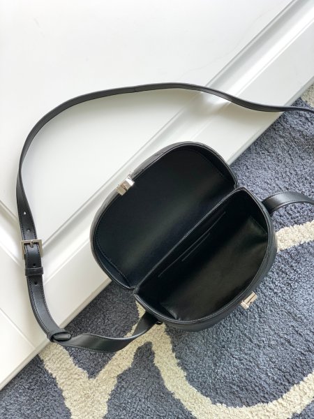 Handbags SAINT LAURENT 710080 size 19 X 15 X 8 cm