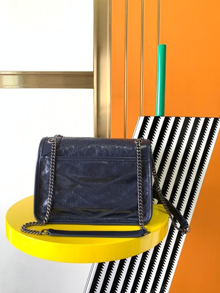 Handbags SAINT LAURENT 533037 size 22X16.5X7.5 CM