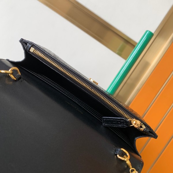 Handbags SAINT LAURENT 452159 size 24.5x16x6 cm