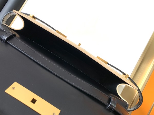 Handbags SAINT LAURENT 579271 size 29x20x7.5 cm