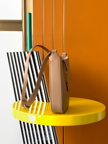 Handbags SAINT LAURENT 735214 size 18×13.5×3.5 cm