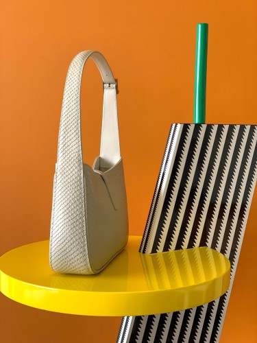 Handbags SAINT LAURENT 657228 size 24.5x16x6 cm