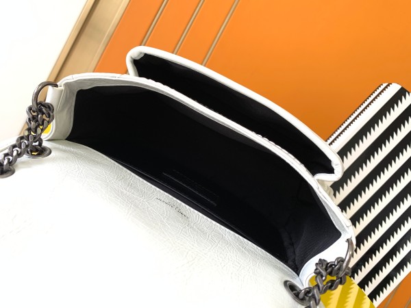 Handbags SAINT LAURENT 533037 size 22X16.5X7.5 CM