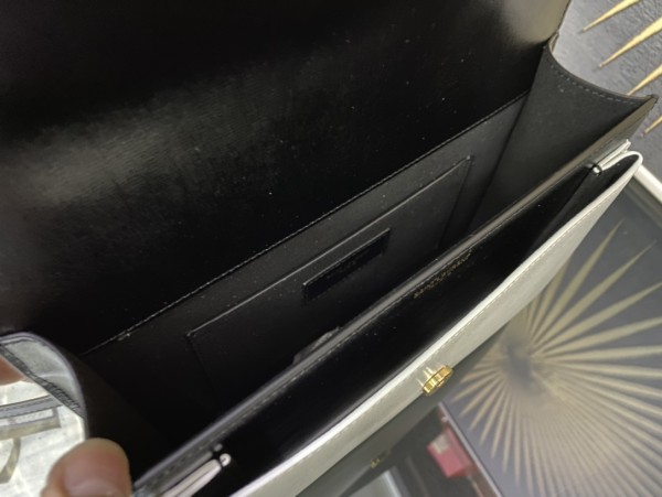 Handbags SAINT LAURENT 634723 size 25x18x5 cm