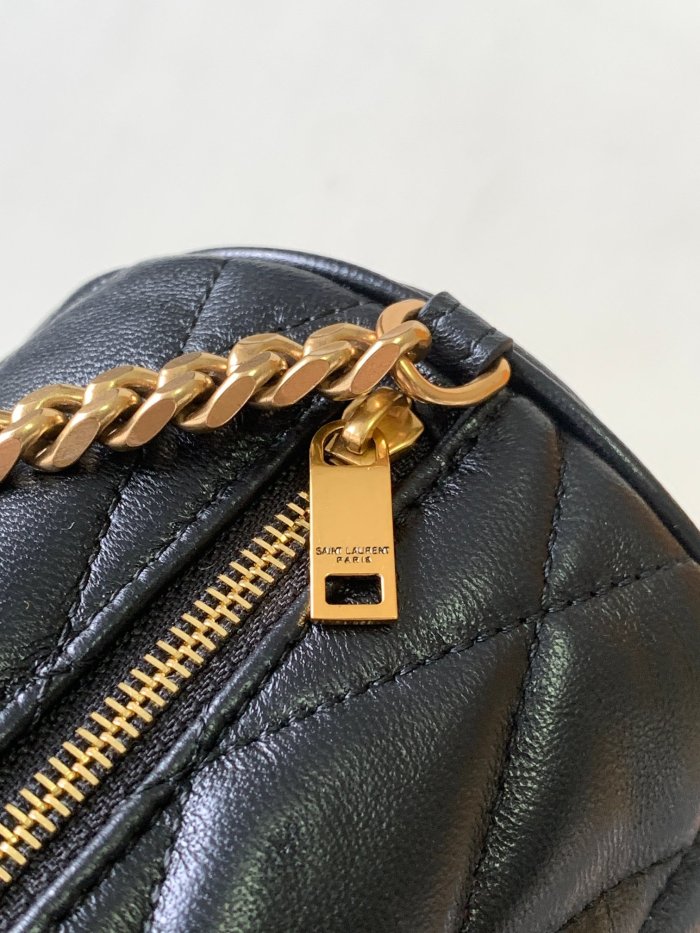 Handbags SAINT LAURENT 712706 size 24~12~12 CM