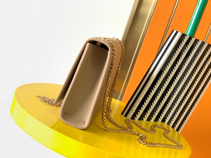 Handbags SAINT LAURENT 377829 size 24x14.5x5.5 cm