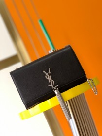 Handbags SAINT LAURENT 377829 size 24x14.5x5.5 cm