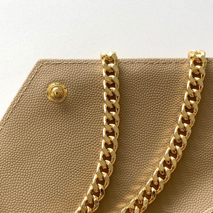 Handbags SAINT LAURENT 620280 size 22.5x14x4 cm