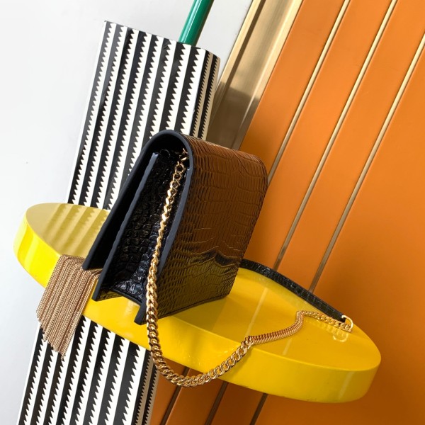 Handbags SAINT LAURENT 452159 size 24.5x16x6 cm