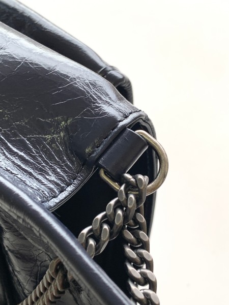 Handbags SAINT LAURENT 533037 size 22X16.5X7.5 CM