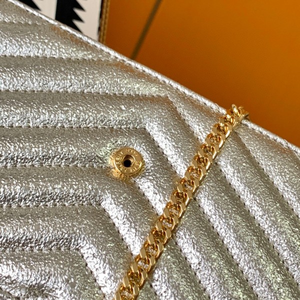 Handbags SAINT LAURENT 393953 size 19x11.5x4 cm