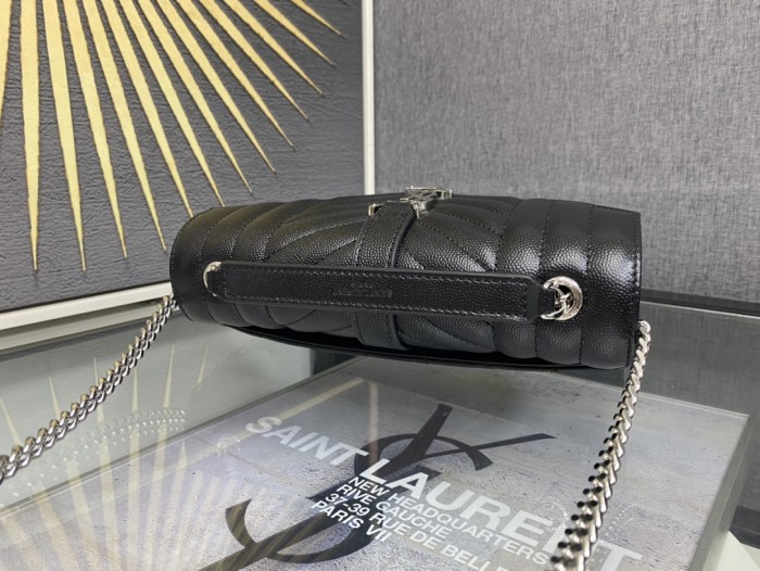 Handbags SAINT LAURENT 526286 size 22×13×6 cm