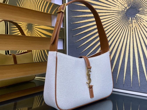 Handbags SAINT LAURENT 657228 size 24.5x16x6 cm