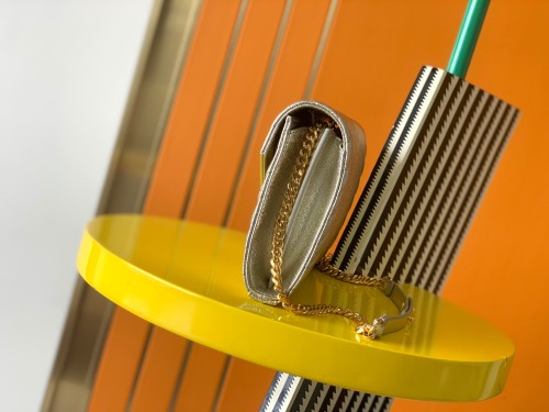 Handbags SAINT LAURENT 377828 size 22.5x14x4 cm