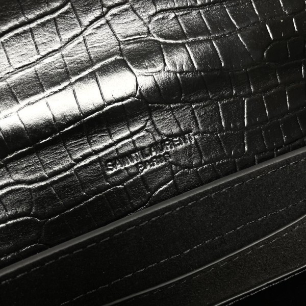 Handbags SAINT LAURENT 619740 size 18x15.5x5.5 cm