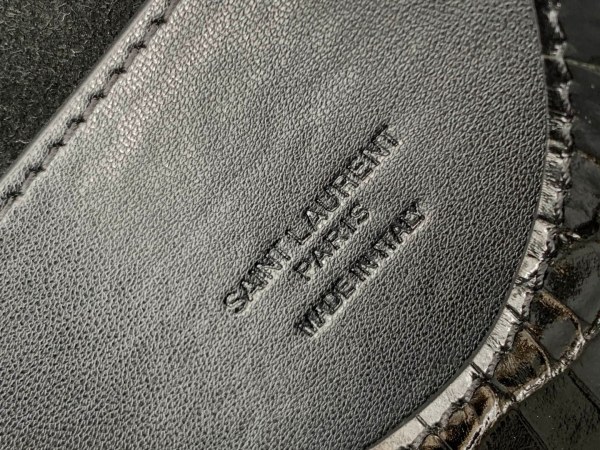 Handbags SAINT LAURENT 619740 size 18x15.5x5.5 cm