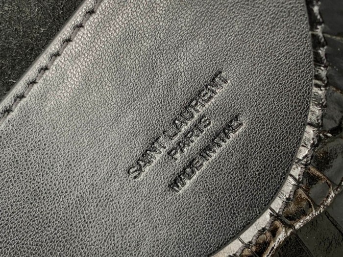 Handbags SAINT LAURENT 619740 size 18x15.5x5.5 cm