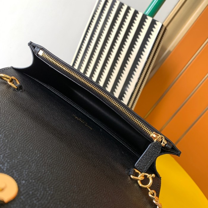 Handbags SAINT LAURENT 452159 size 19x12.5x4 cm