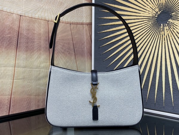 Handbags SAINT LAURENT 657228 size 24.5x16x6 cm