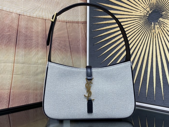 Handbags SAINT LAURENT 657228 size 24.5x16x6 cm