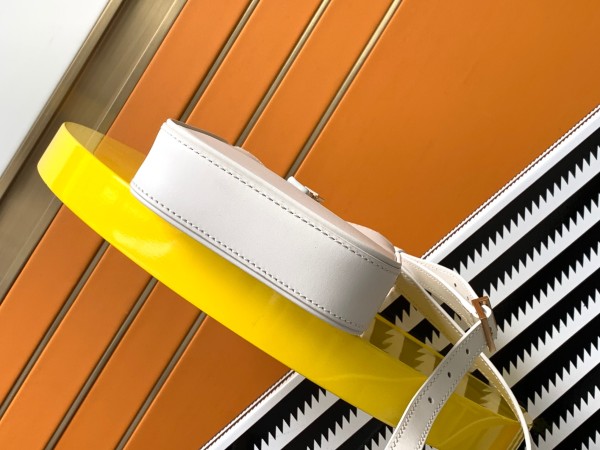 Handbags SAINT LAURENT 735214 size 18×13.5×3.5 cm